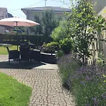 Lägenhet Wein- U. Gaestehaus St. Maximin