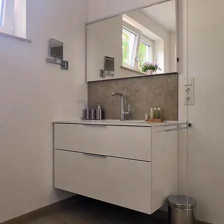 Wein- U. St. Maximin Apartment *