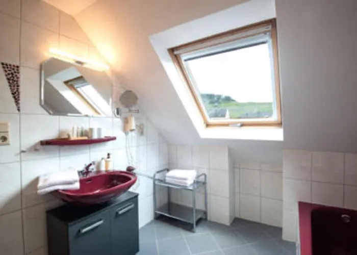 Wein- U. Gaestehaus St. Maximin 公寓 *